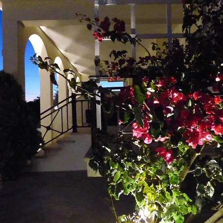 3 Апартаменты Agios Leon